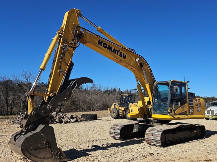 2019 Komatsu PC210LC-11