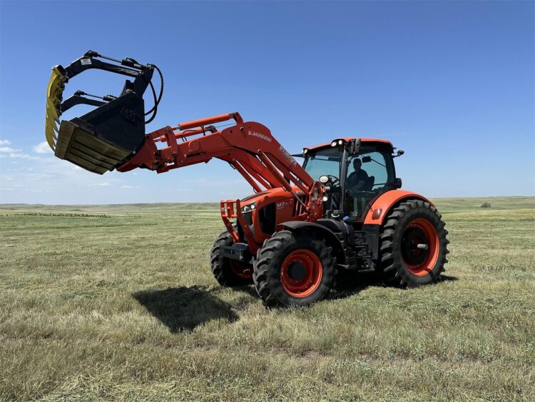 2019 Kubota M7-152 Deluxe