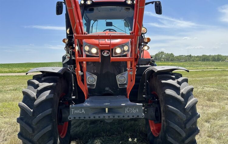 2019 Kubota M7-152 Deluxe - Image 11