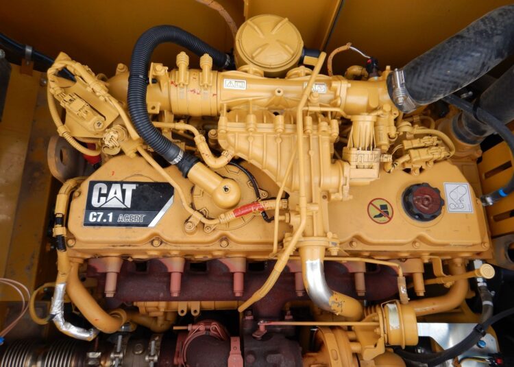 2018 Caterpillar 330FL - Image 101