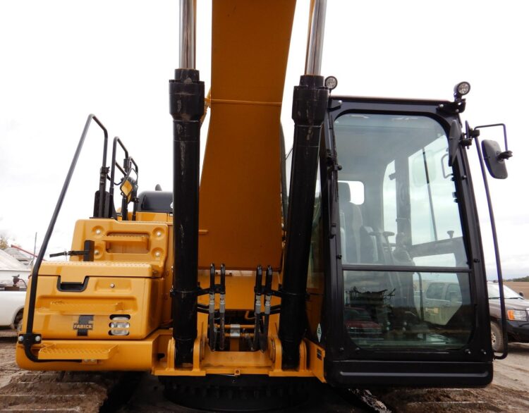 2018 Caterpillar 330FL - Image 13