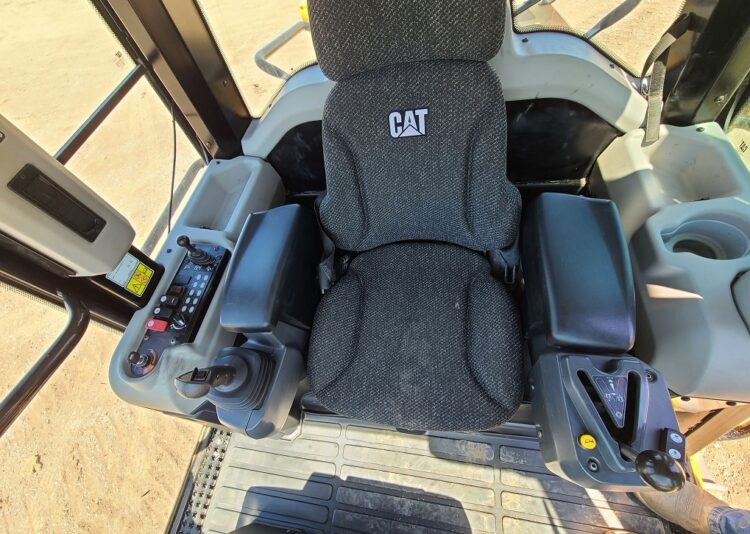 2018 Caterpillar 963K - Image 14