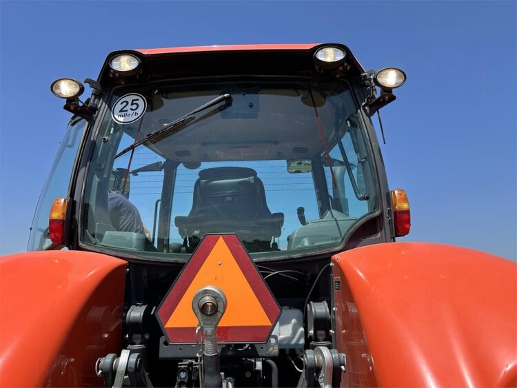 2019 Kubota M7-152 Deluxe - Image 18