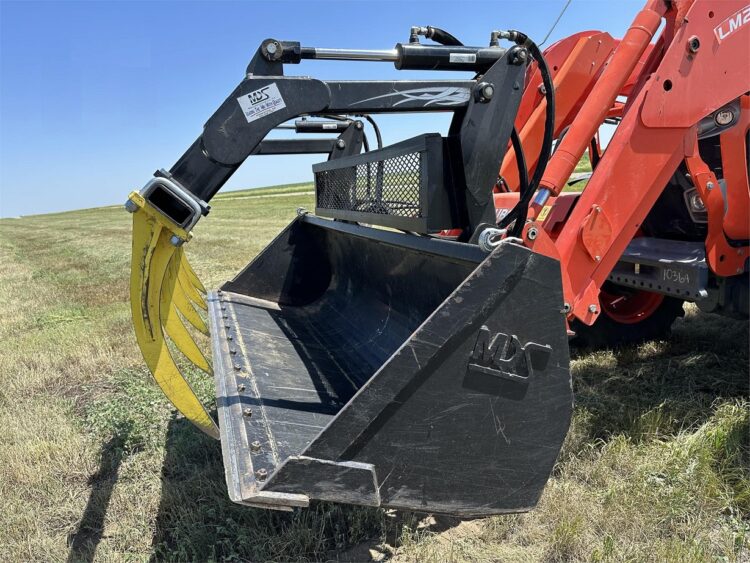 2019 Kubota M7-152 Deluxe - Image 26