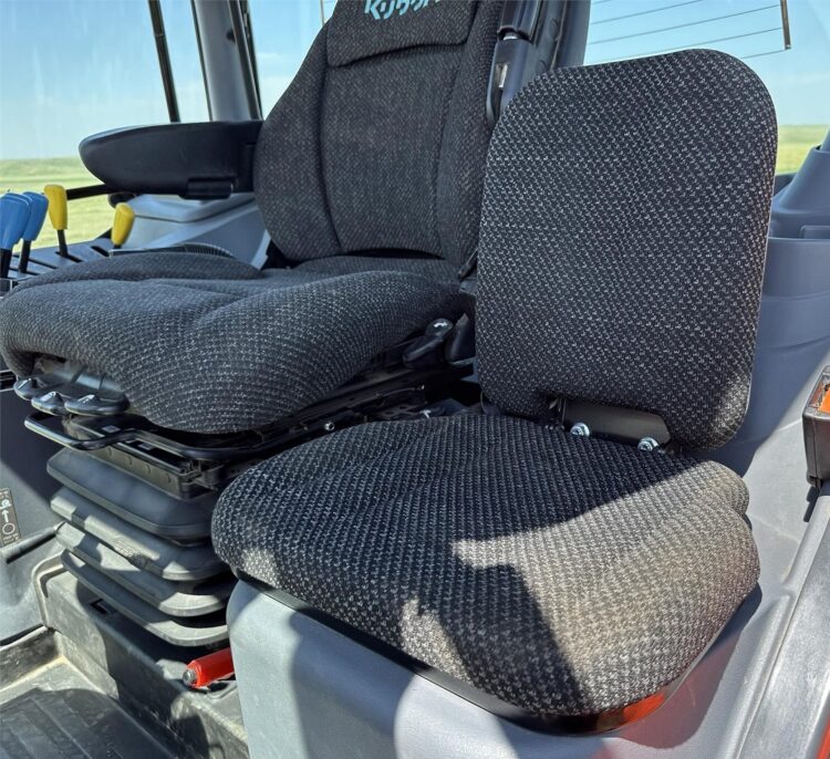 2019 Kubota M7-152 Deluxe - Image 30