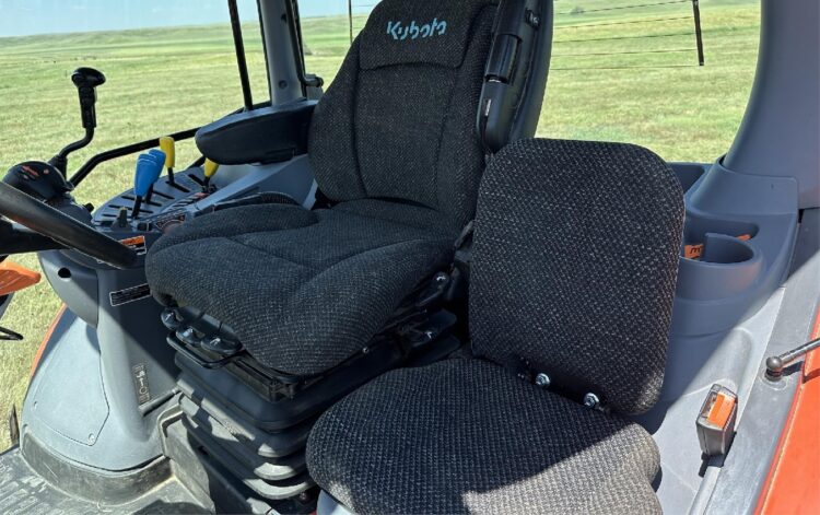 2019 Kubota M7-152 Deluxe - Image 31