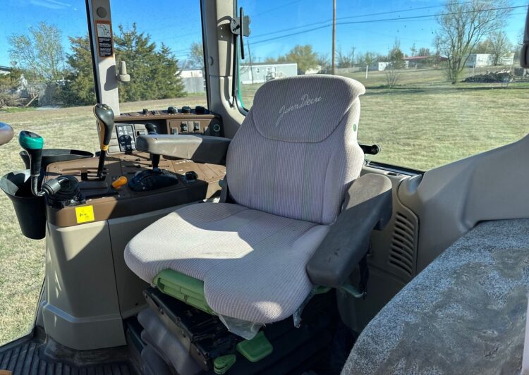 2003 John Deere 7220 - Image 34