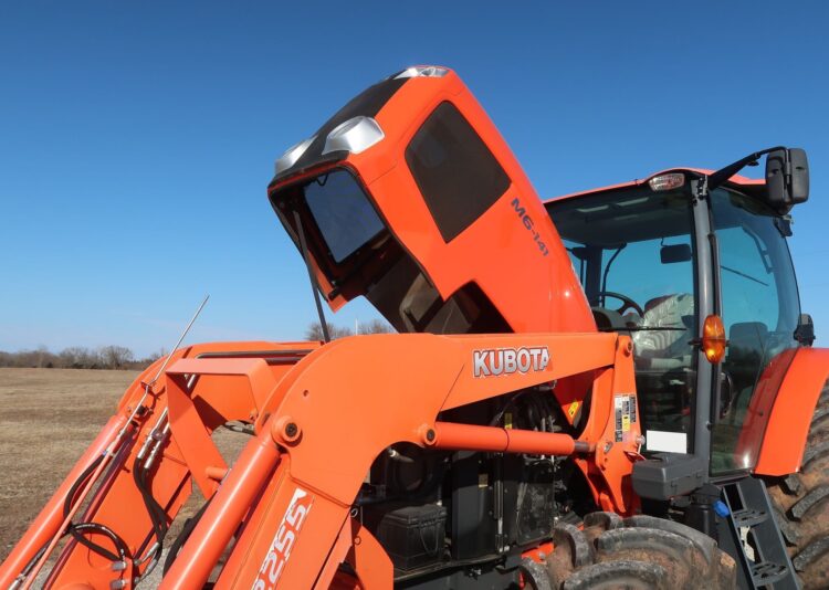 2017 Kubota M6-141 - Image 38