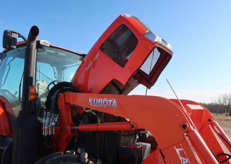 2017 Kubota M6-141 - Image 39