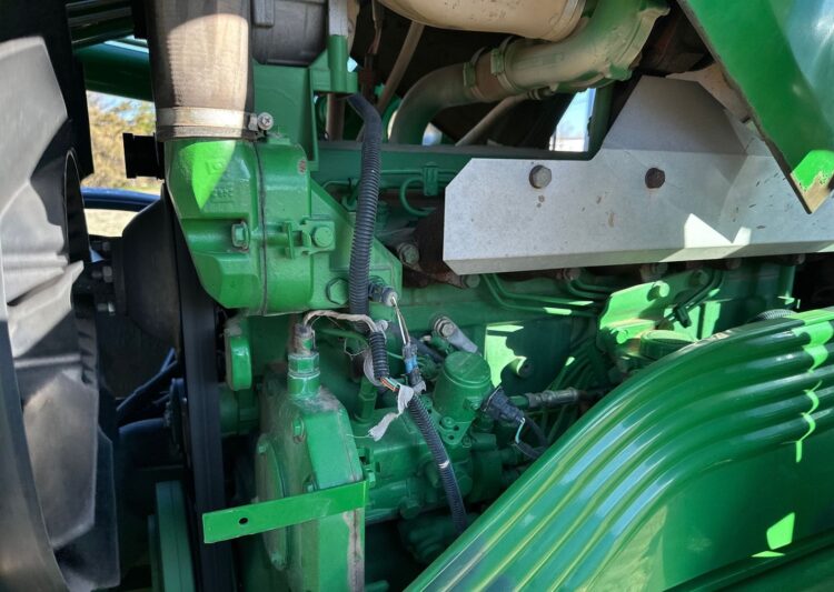 2003 John Deere 7220 - Image 52