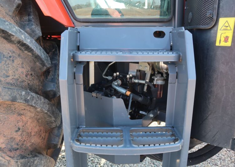 2017 Kubota M6-141 - Image 70