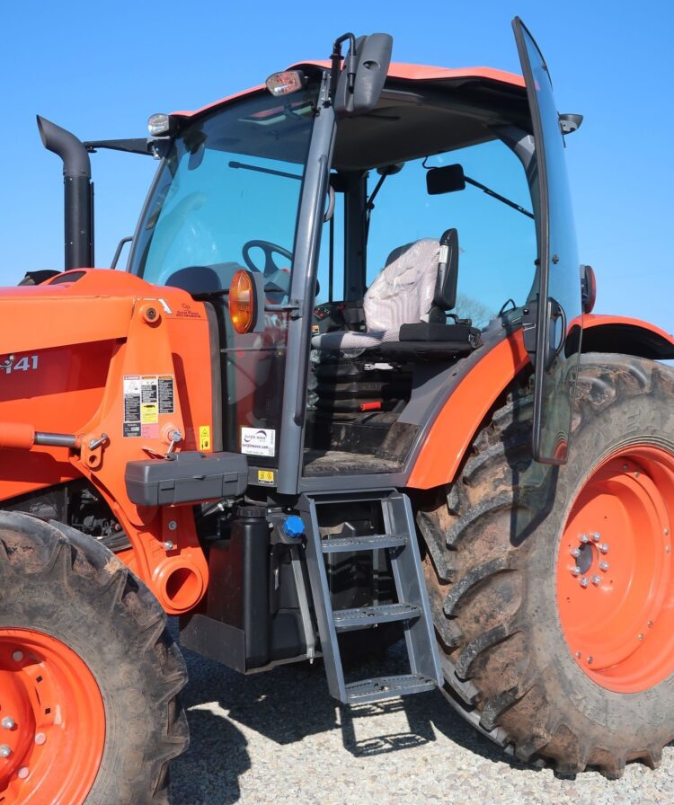 2017 Kubota M6-141 - Image 10